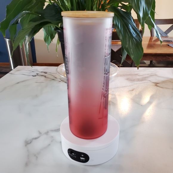 I have 5 fingers the middle one's for you 20oz Gradient Red Glass Tumbler 🎉sale - Picture 6 of 13